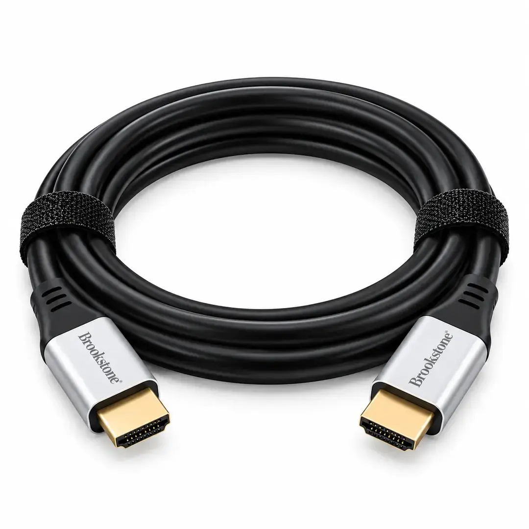 Detalle de los conectores HDMI Brookstone con acabado metálico y conectores chapados en color dorado
