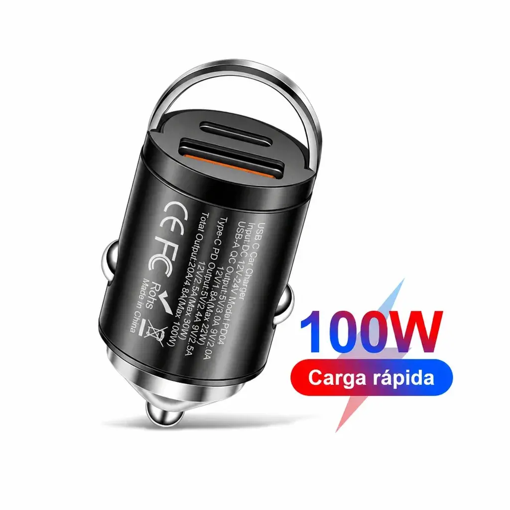 Cargador para auto USB-C y USB-A con leyenda de carga rápida de 100 W.